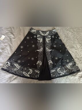 Basil And Maude Skirt Women’s Black Embroidered Beaded Sequins Pleated Size 2
